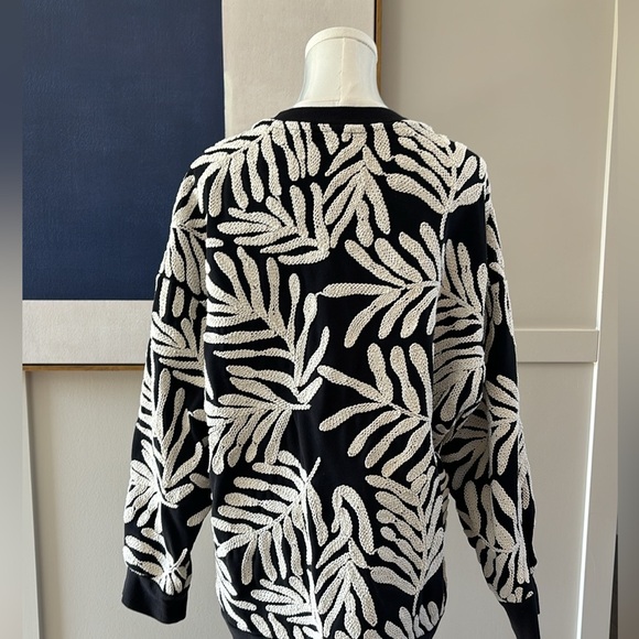 H&M Oversized Embroidery Sweatshirt - Picture 4 of 6